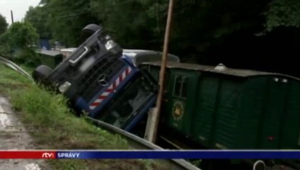KMŽ: Zrážka nákladného auta s vozňom