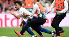 Liverpool ile Chelsea maçında sahaya atlayan taraftarın YouTuber Ali Abdüsselam Yılmaz olduğu ortaya çıktı