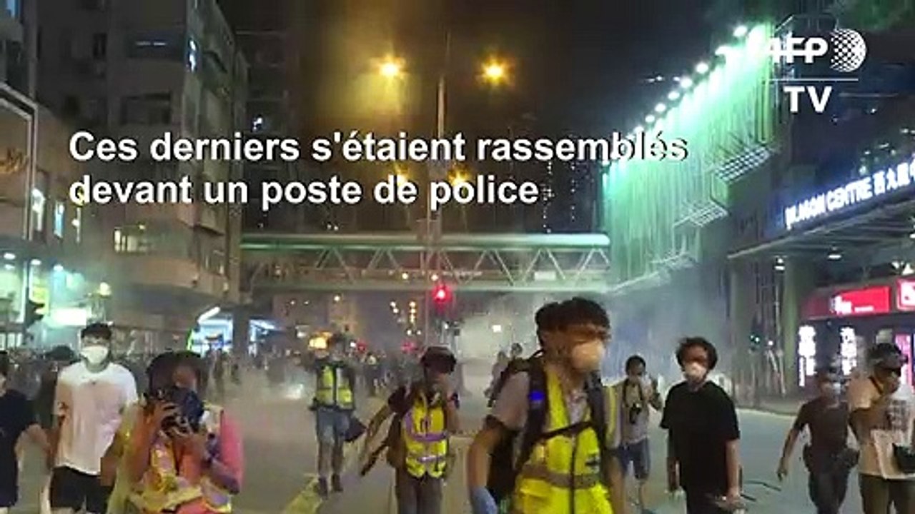 Hong Kong: la police tire du gaz lacrymogène sur des manifestants pro-démocratie