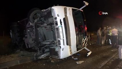 Isparta'da nişandan dönenleri taşıyan midibüs yan yattı: 8 yaralı