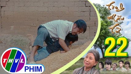 THVL | Tình mẫu tử - Tập 22[2]: Trung vùi đầu Đức vào đống trấu vì cứ than đói