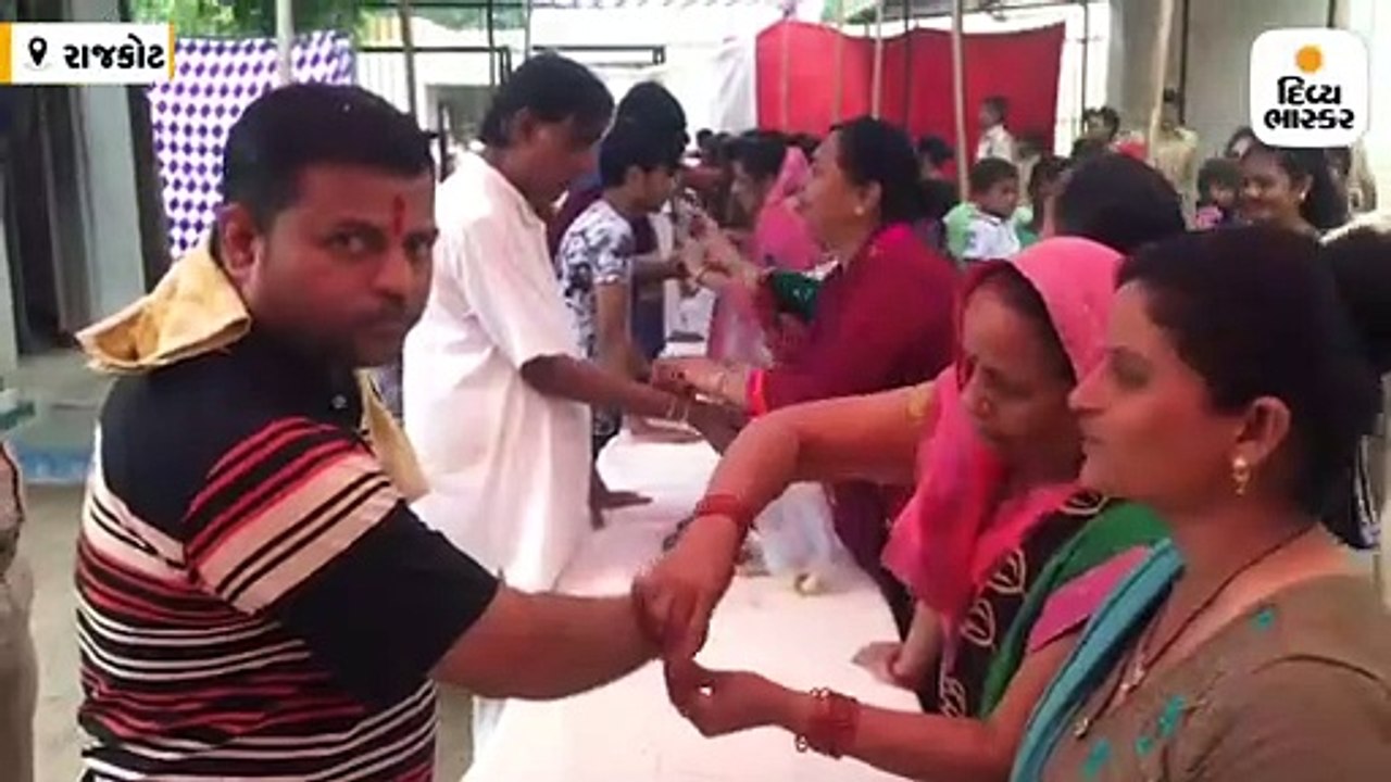 હેલ્મેટ વગરનાને પોલીસે રાખડી બાંધી, જેલમાં બહેનોએ ભાઇને રાખડી બાંધી, આંખમાંથી આસું સરી પડ્યા