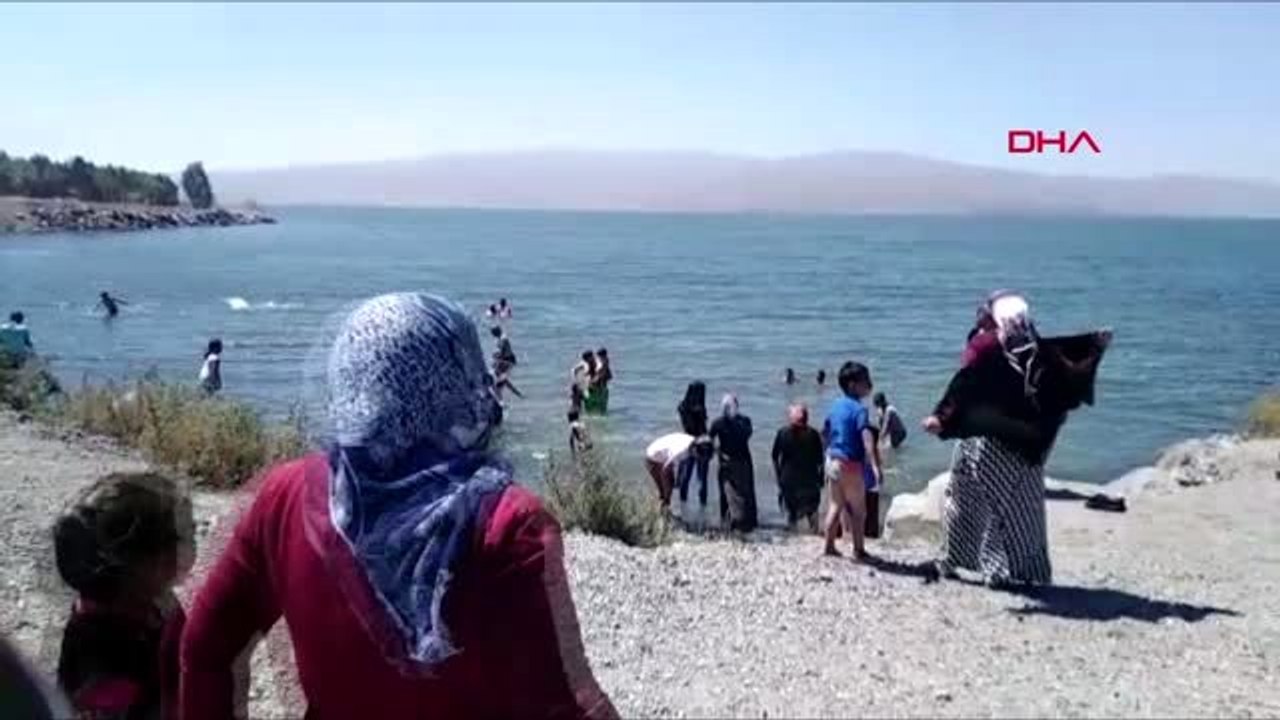 ERZURUM Oltu taşı tozlarından hediyelik eşya ve biblo yaptı