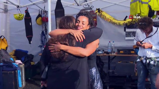 - Fransız Cambazdan 35 Metre Yükseklikte Nefes Kesen Yürüyüş- Tehlikeli Yürüyüş 40 Dakika Sürdü