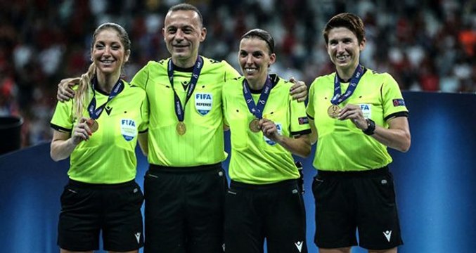 Liverpool-Chelsea maçının hakemi Frappart, Chelseali taraftarları çıldırttı!