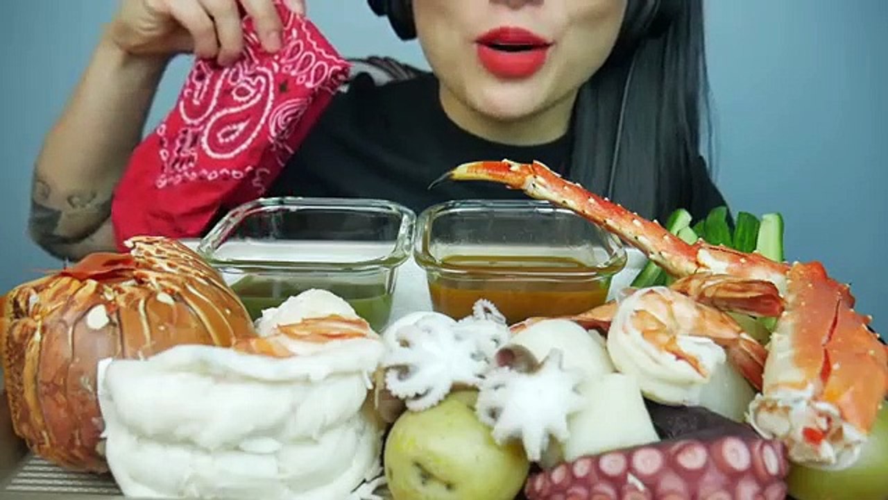 ASMR SEAFOOD Boil (Giant LOBSTER + KING CRAB + Octopus + Shrimp) EATING SOUNDS _