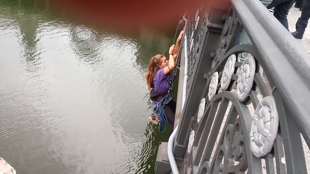 Feministas cortan el tráfico en Bilbao contra las agresiones machistas