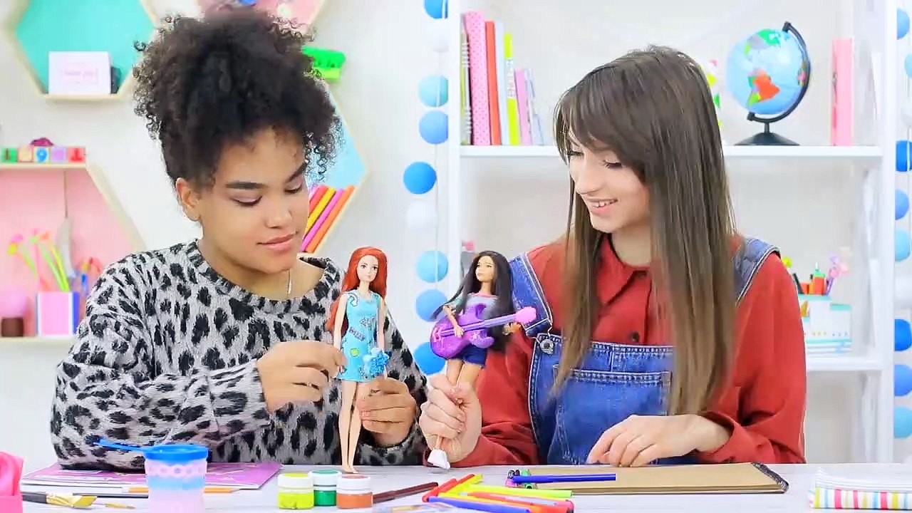 9 FAÇONS BIZARRES DE CACHER DES BARBIE DANS LA CLASSE ASTUCES POUR TES BARBIES ET LOL SURPRISE