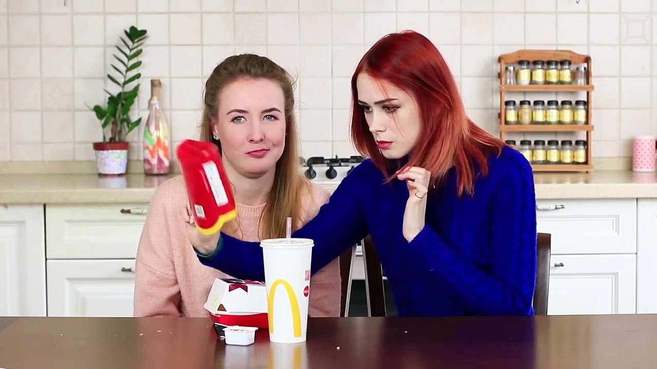 7 IDÉIAS ESTRANHAS DE MAQUILHAGEM PEGADINHAS DE MAQUIAGEM ENGRAÇADAS (2)