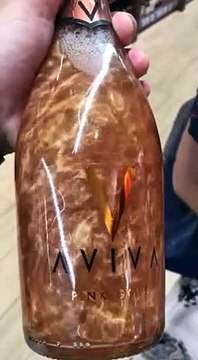 Une bouteille de vin magique trouvée dans un magasin en Russie