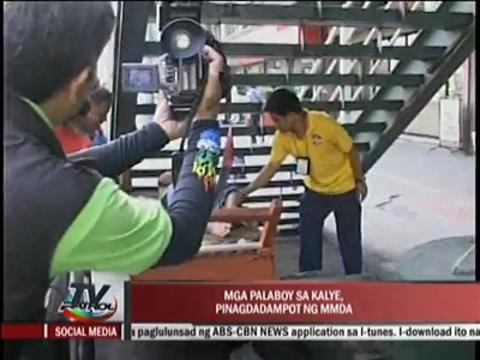 MMDA rounds up street dwellers in EDSA