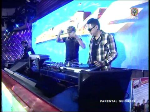 Ted Failon shows DJ skills