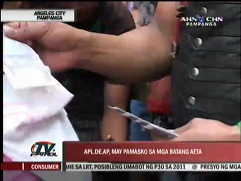 apl.d.ap gives Aetas X'mas gifts