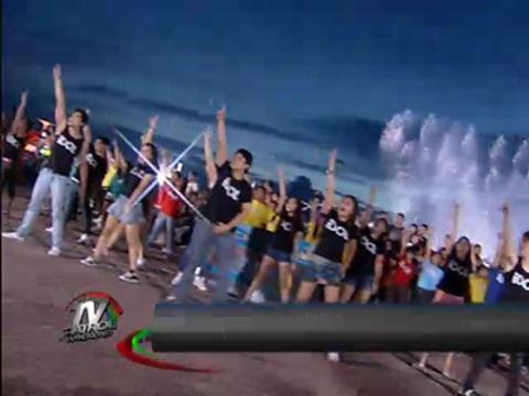 Idol' cast surprise fans at mall