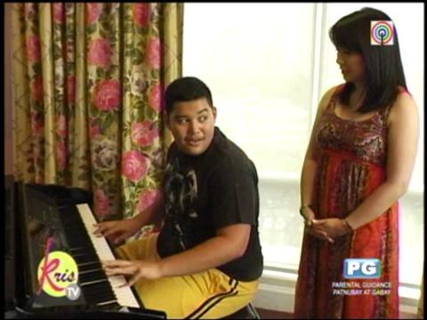 Joshua Aquino plays piano for mom Kris