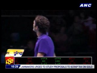 Federer sets up finals showdown with Djokovic