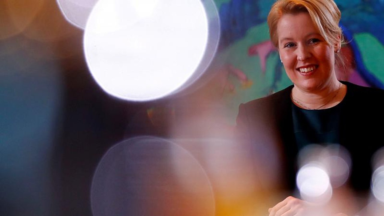 Giffey würde Ministerposten abgeben, wenn sie Dr.-Titel verliert