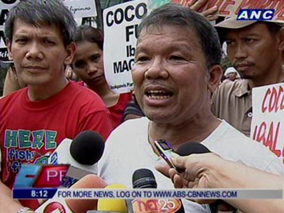 Activists storm NAPC office, clash with cops