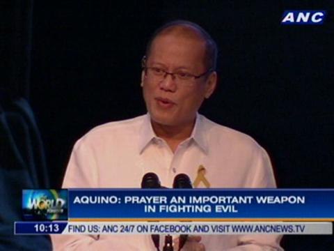 Christian groups pray over Aquino, Sereno in discipleship congress