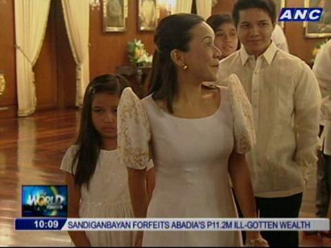 Winning Team PNOY senatorial bets take oaths before Aquino