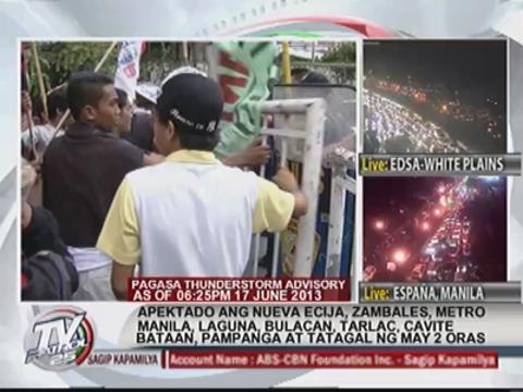 Roxas, Binay team up to help informal settlers