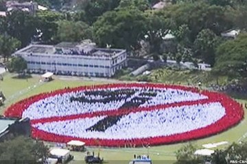 Giant human 'no smoking' sign organized in Albay
