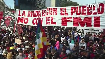Argentinos protestan por crisis económica