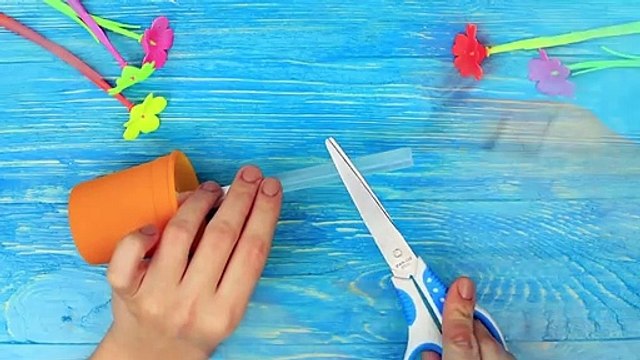 7 DIY Giant vs Miniature School Supplies Funny School Pranks! (2)