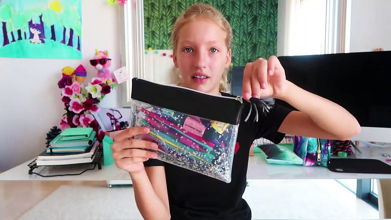 What's in my School Backpack!