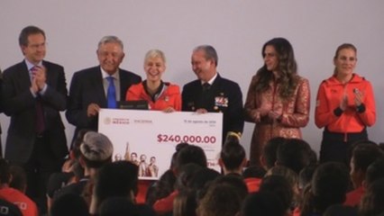 López Obrador: "No queremos colgarnos ninguna medalla"