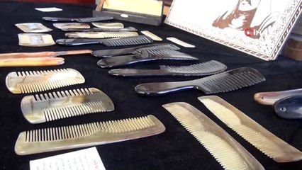 Kemikten yaptığı taraklar kapış kapış gidiyor