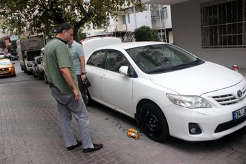 İşe gitmek için araçların başına gelen vatandaşlara şok