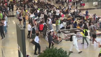 시위대 점거 홍콩 국제공항, 지금 상황은? / YTN