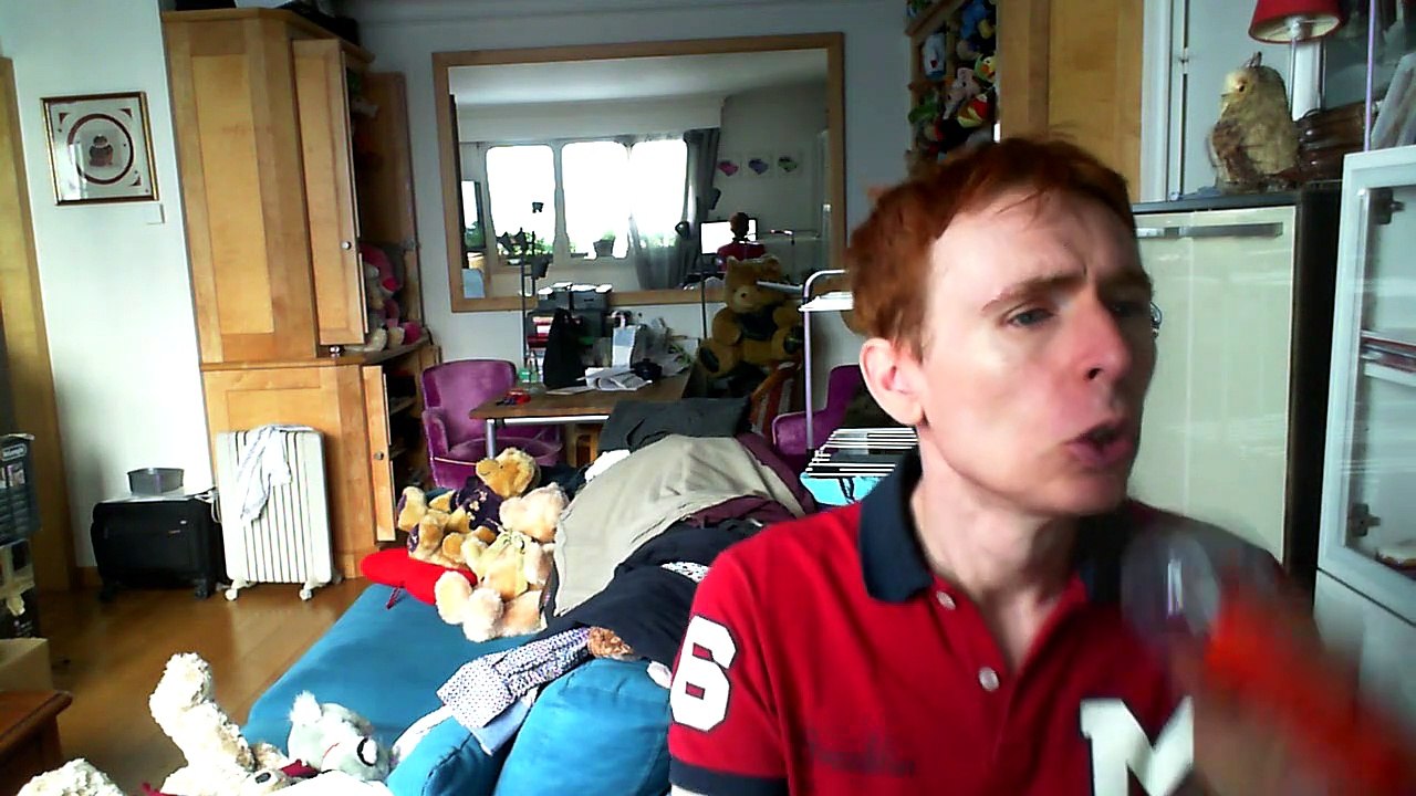 Wiwi égratigne "cigathèque" de Keen'V