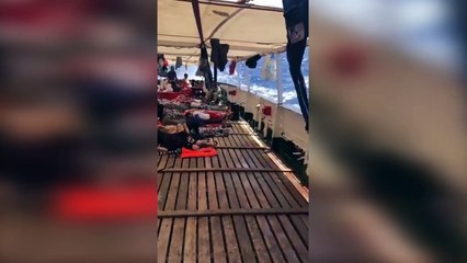 Desembarcan otros cuatro migrantes del Open Arms