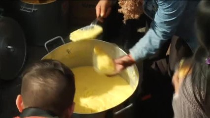 Video herunterladen: Los argentinos salen a la calle