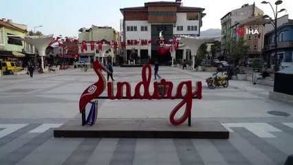 Göç eden leyleklere özel önlem... Leylekler için elektrikler kesildi