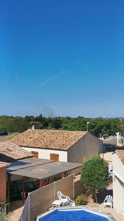 AGDE - Important feu de végétation dans le quartier "Batipaume"