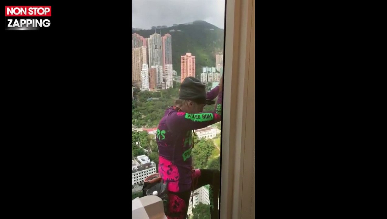 Hong Kong : le "Spiderman" français escalade un gratte-ciel et déploie une banderole pour la paix (vidéo)