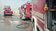 Pomigliano d'Arco (NA) - In fiamme deposito di generi alimentari (16.08.19)