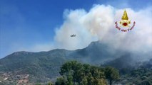 Torpè (NU) - Incendio boschivo, evacuate abitazioni (16.08.19)