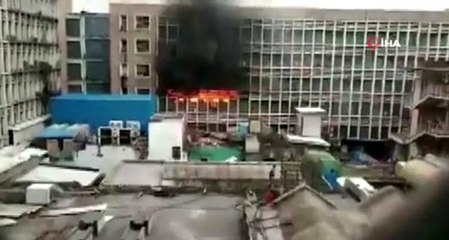 Hindistan'da korkutan yangın