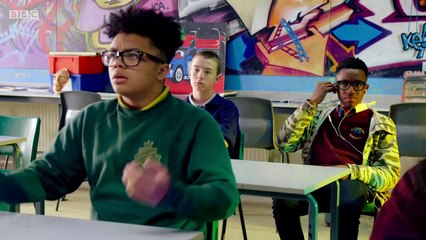 4 Oclock Club-S03e08-Work Experience-7