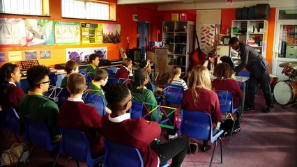 4 Oclock Club-S03e06-Choir-5