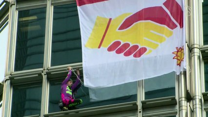 Homem-Aranha francês pede paz em Hong Kong