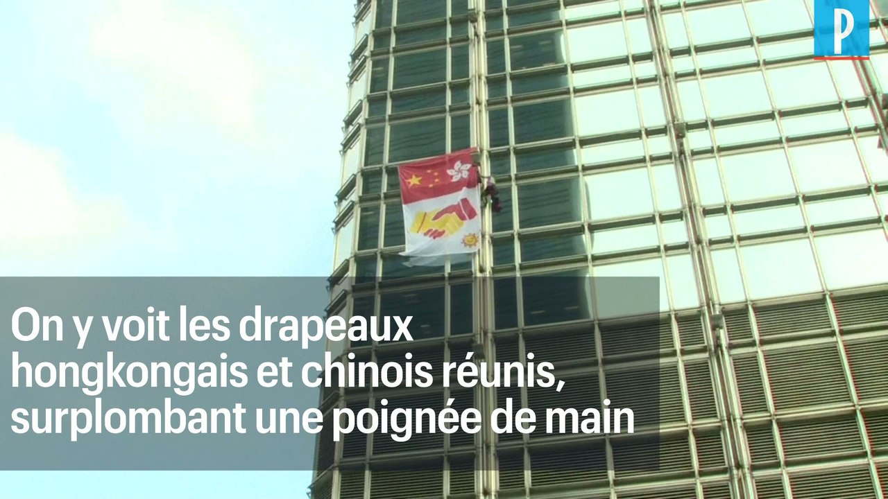 Le "Spiderman français" escalade une tour à Hong Kong