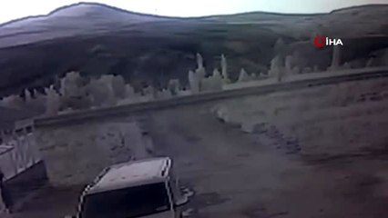 Araç defalarca takla attı, burunları bile kanamadı... O anlar kamerada