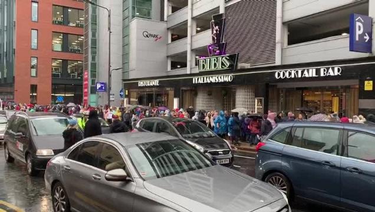 Ed Sheeran queues