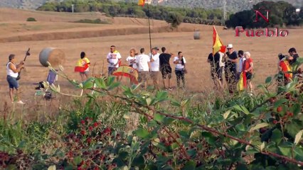 El preso politico del Proces Raul Marcia saluda a Cataluna con bandera de Espana