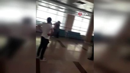 Sözlüsüne kızdı, hastanede rehin aldı... O anlar kamerada